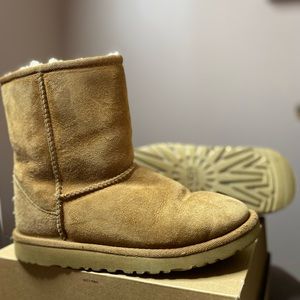UGG BOOTS SIZE 3